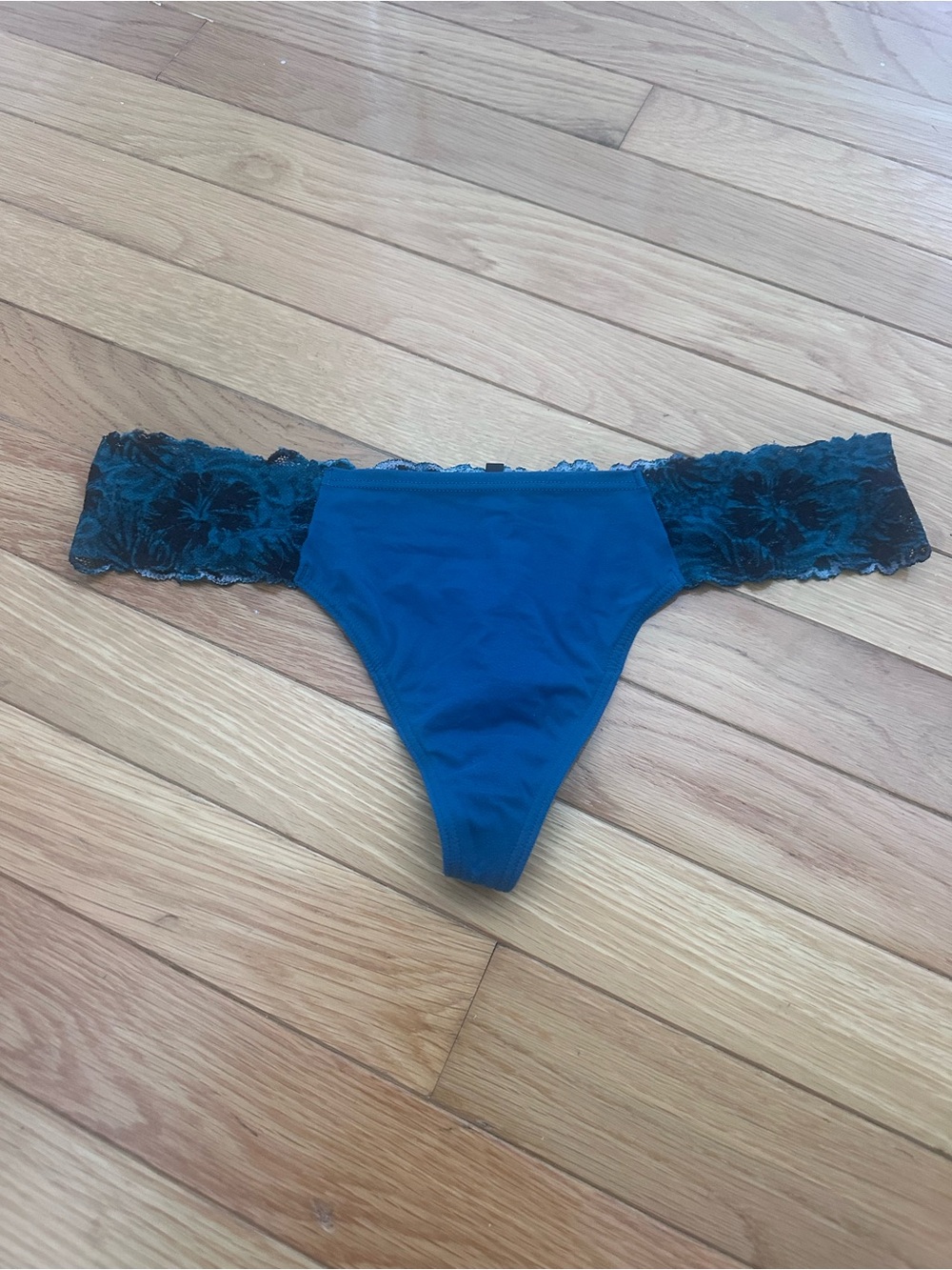 PINK Victoria's Secret Teal Blue Lace-Trim Thong Size Large